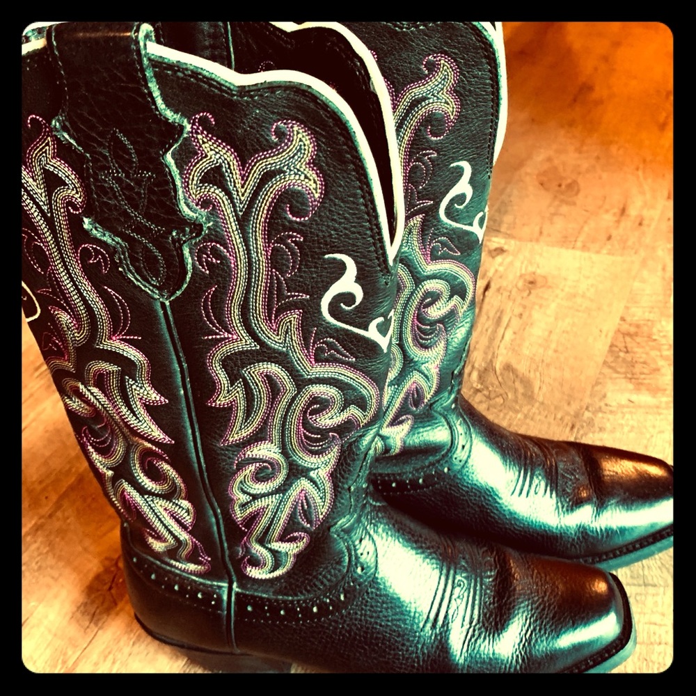 Beautiful Size 6 Justin cowgirl boots